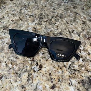 Trendy cat eye sunglasses